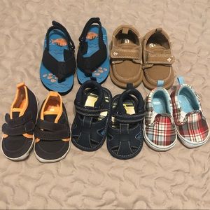Lot of infant shoes